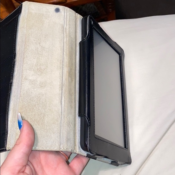 Kindle Fire - Picture 8 of 8